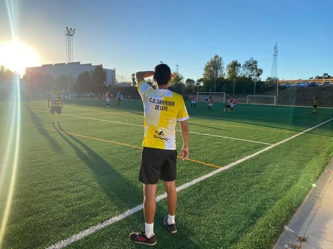 Pavón dirigiendo al San Roque en Calañas.