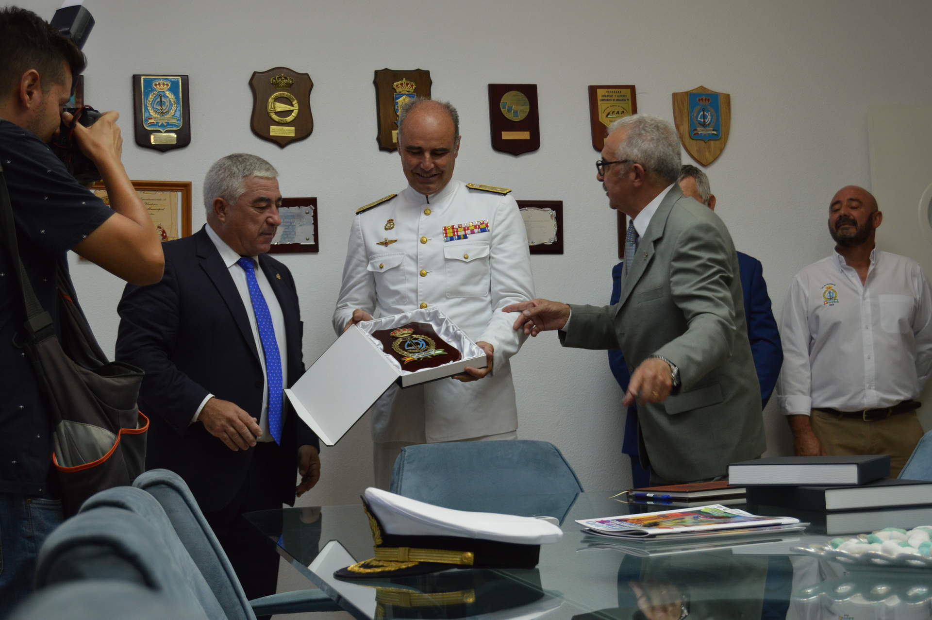 Entrega de reconocimientos.