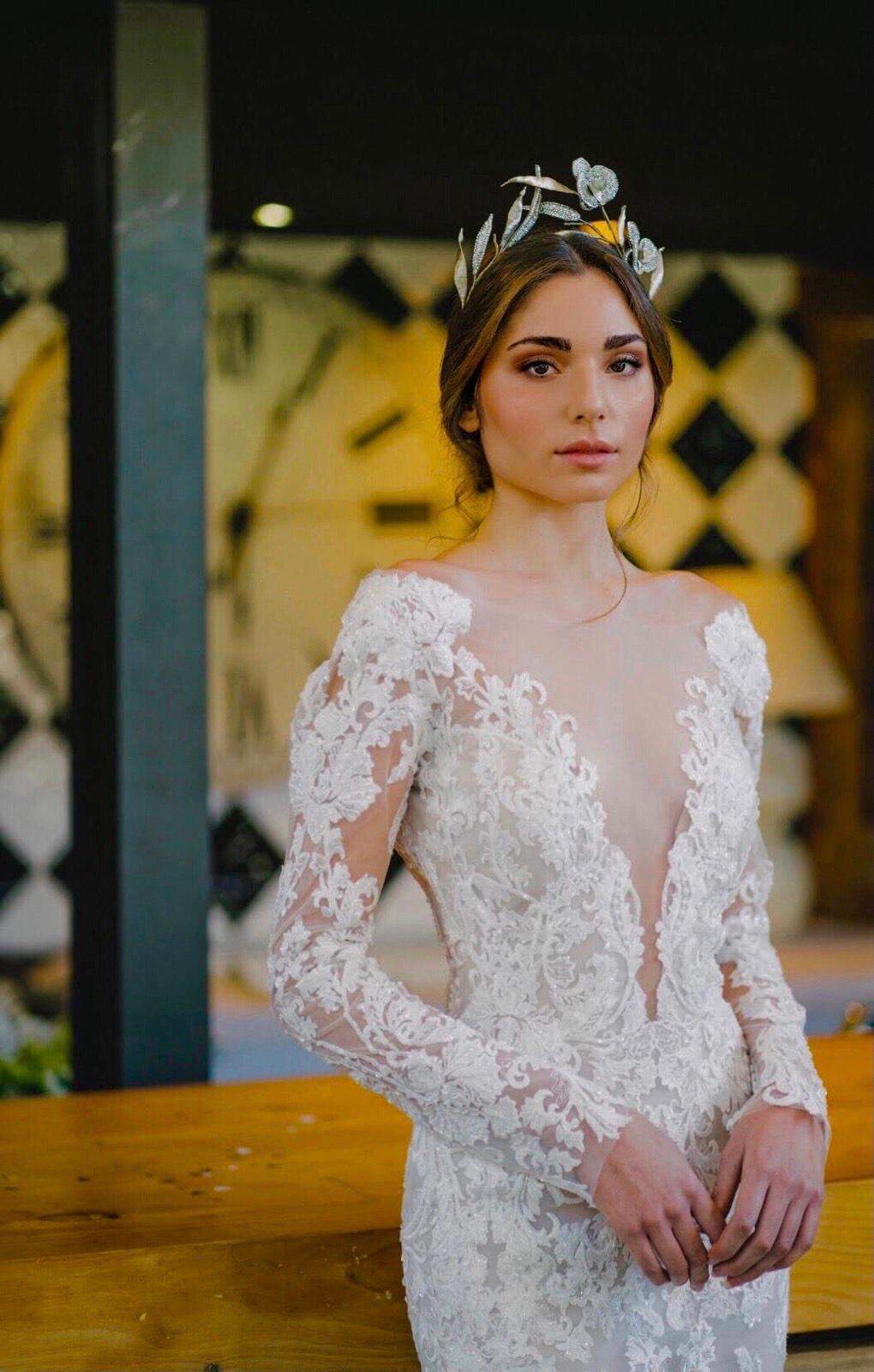 Nerea con un traje de novias