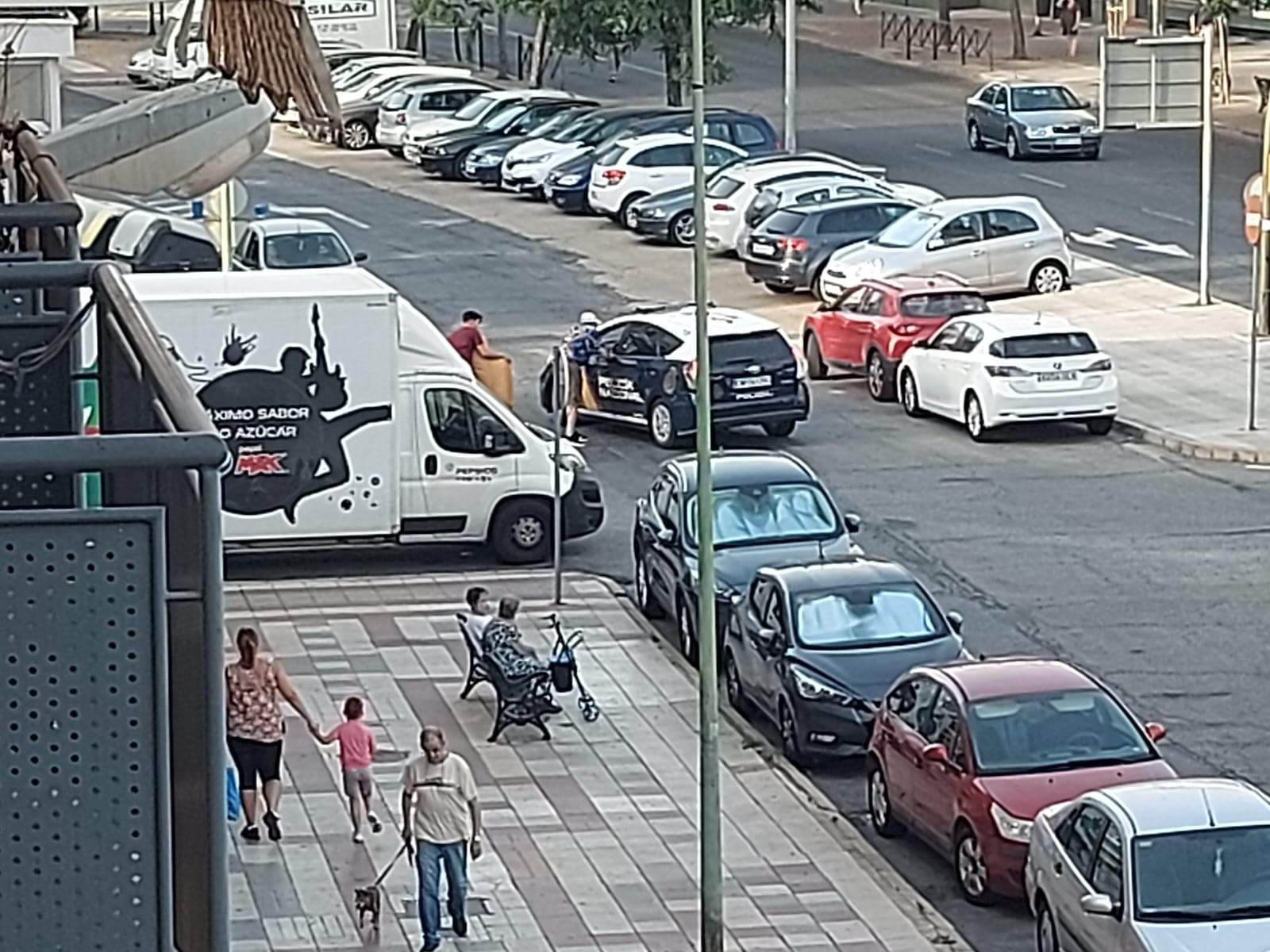 La Policía inicia la búsqueda del individuo.