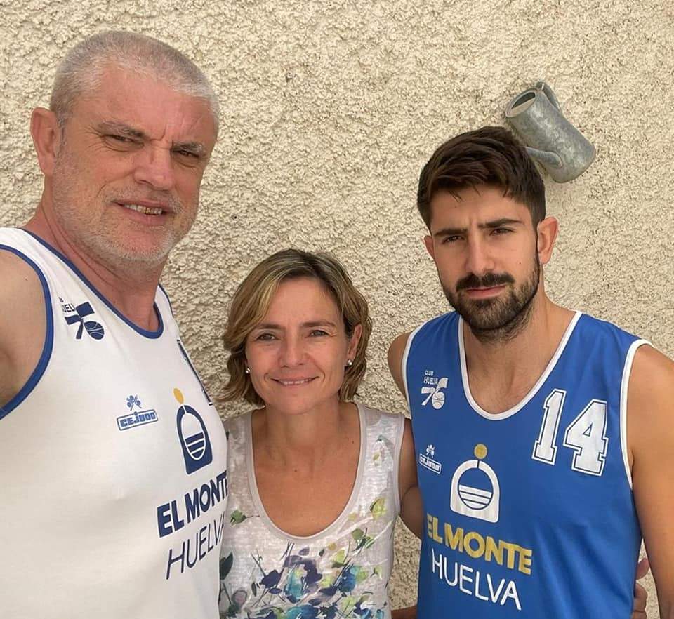 La familia Artiles está emocianada por el fichaje de Alberto por el Enrique Benítez.
