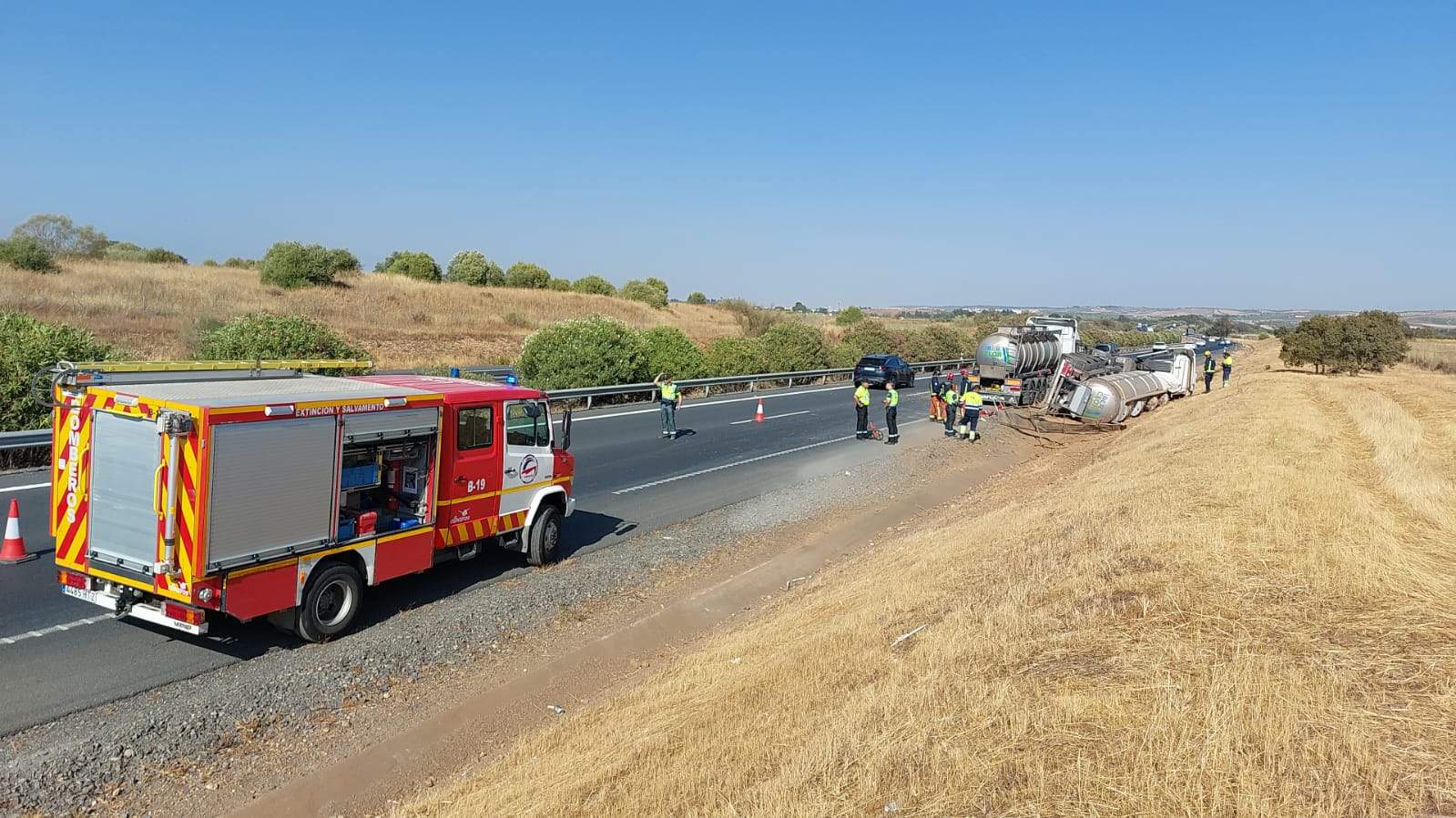 Llegada de los Servicos del Consorcio Provincial de Bomberos al lugar del accidente.