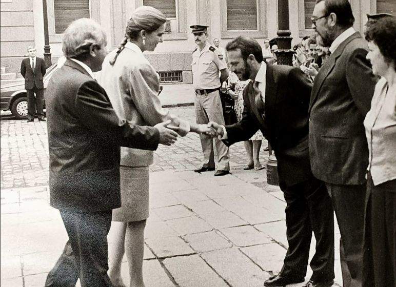 Saludando a la Infanta.
