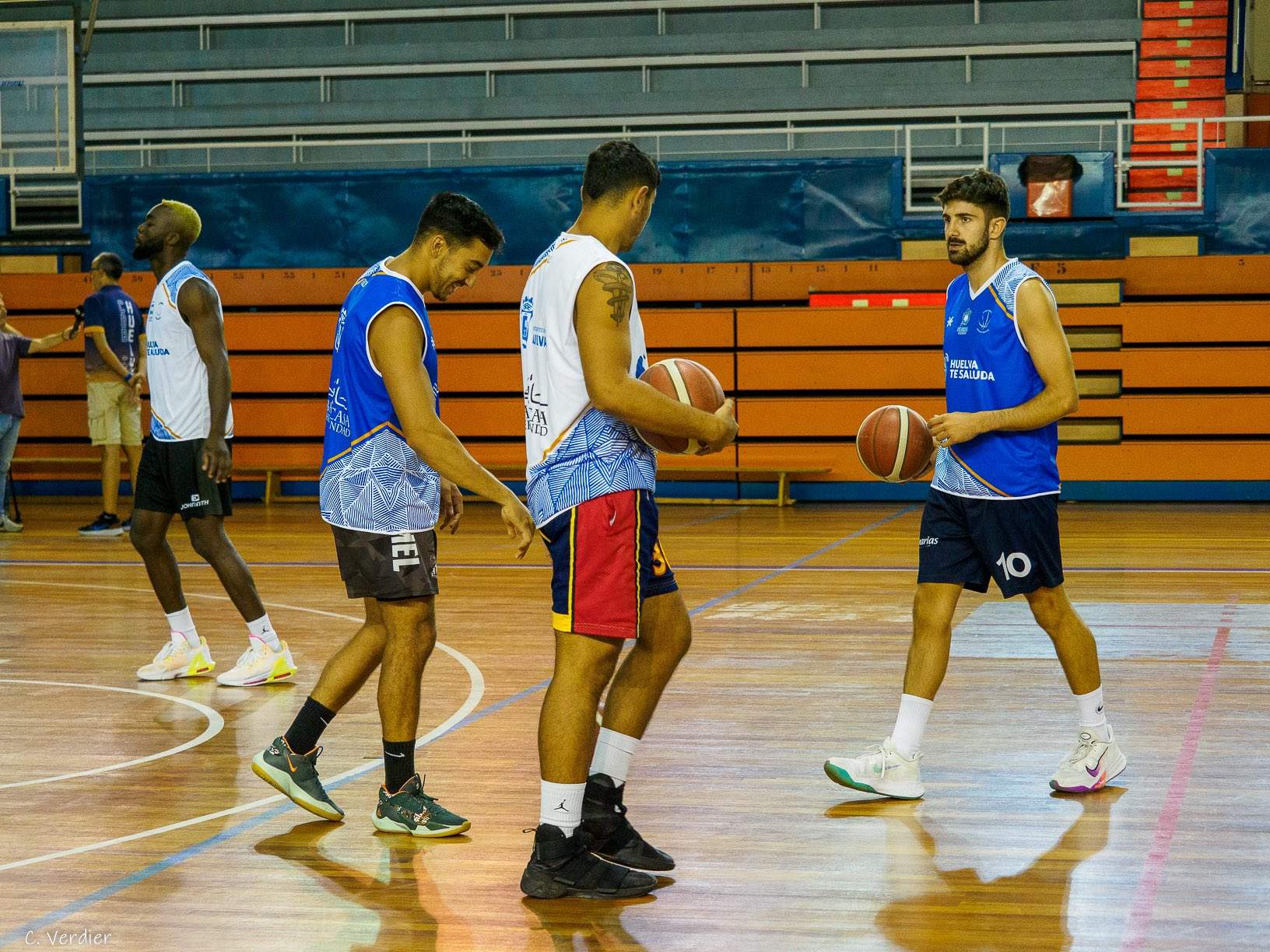 El primer entreno del Enrique Benítez.
