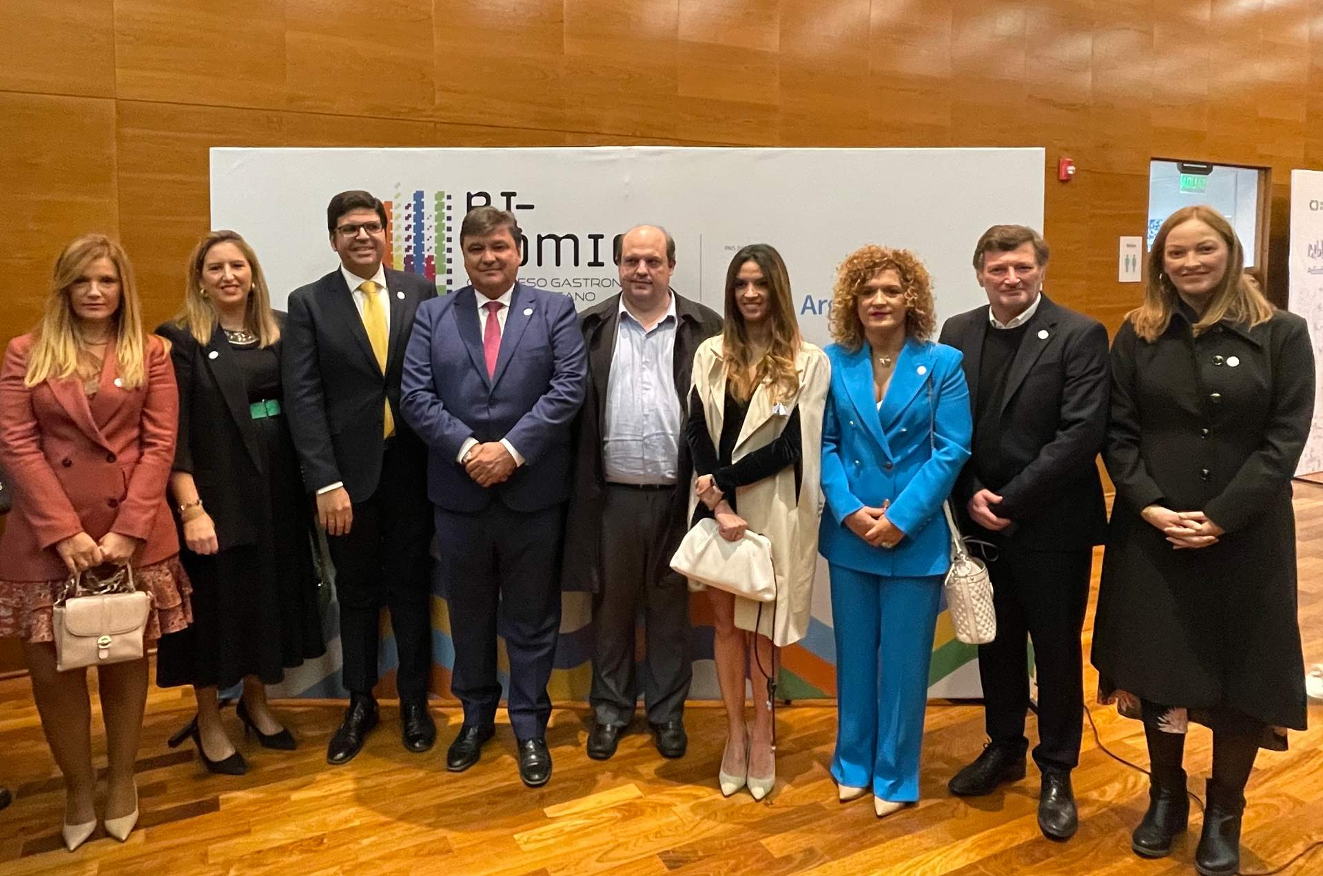 El alcalde de Huelva y la presidenta de la Diputación provincial viajaron hasta Argentina para presentar la cita gastronómica