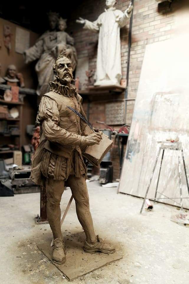 Monumento de Miguel de Cervantes realizado por el escultor Martín Lagares para La Palma del Condado