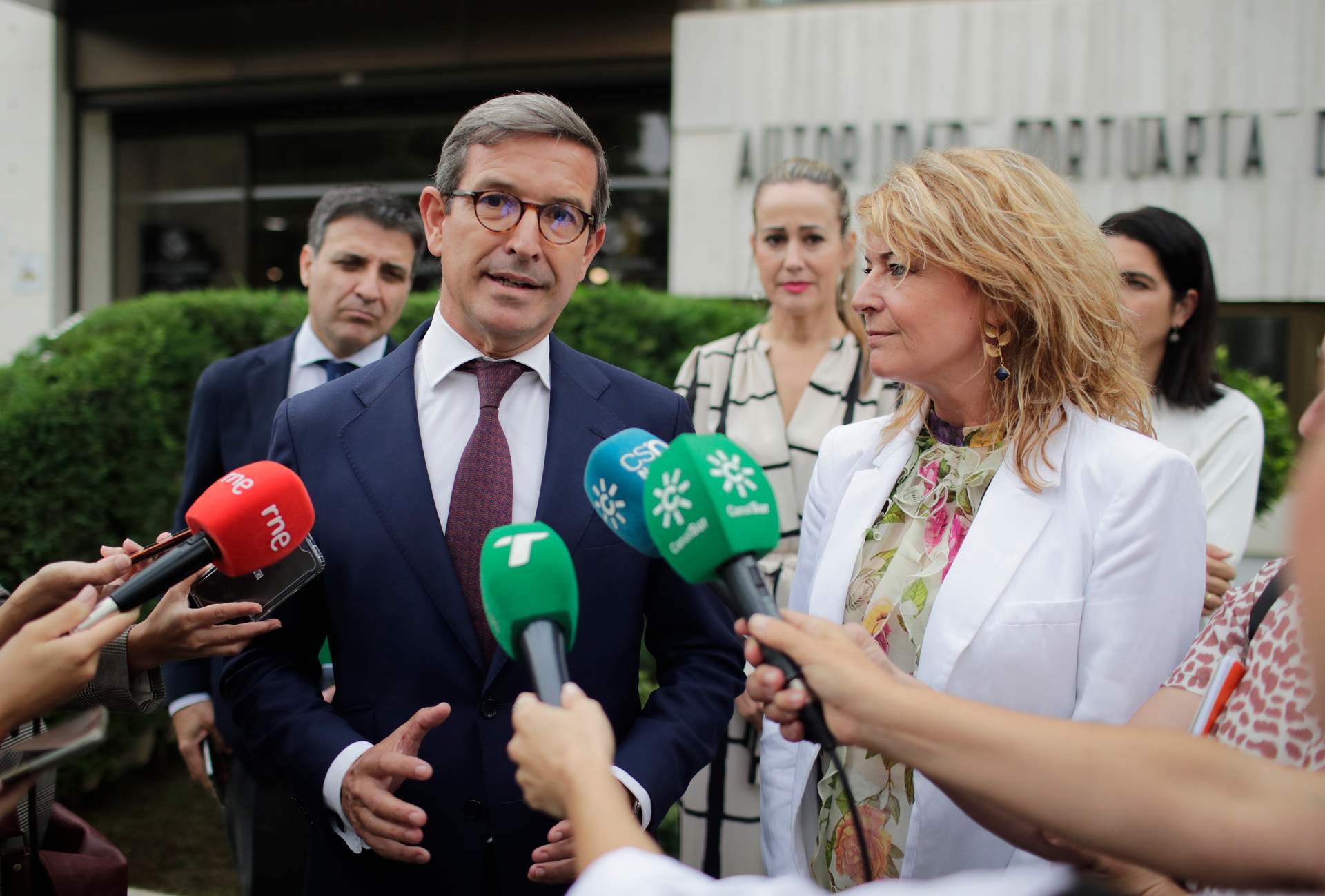 Visita consejero de Política Industrial APH2, durante la atención a los medios.