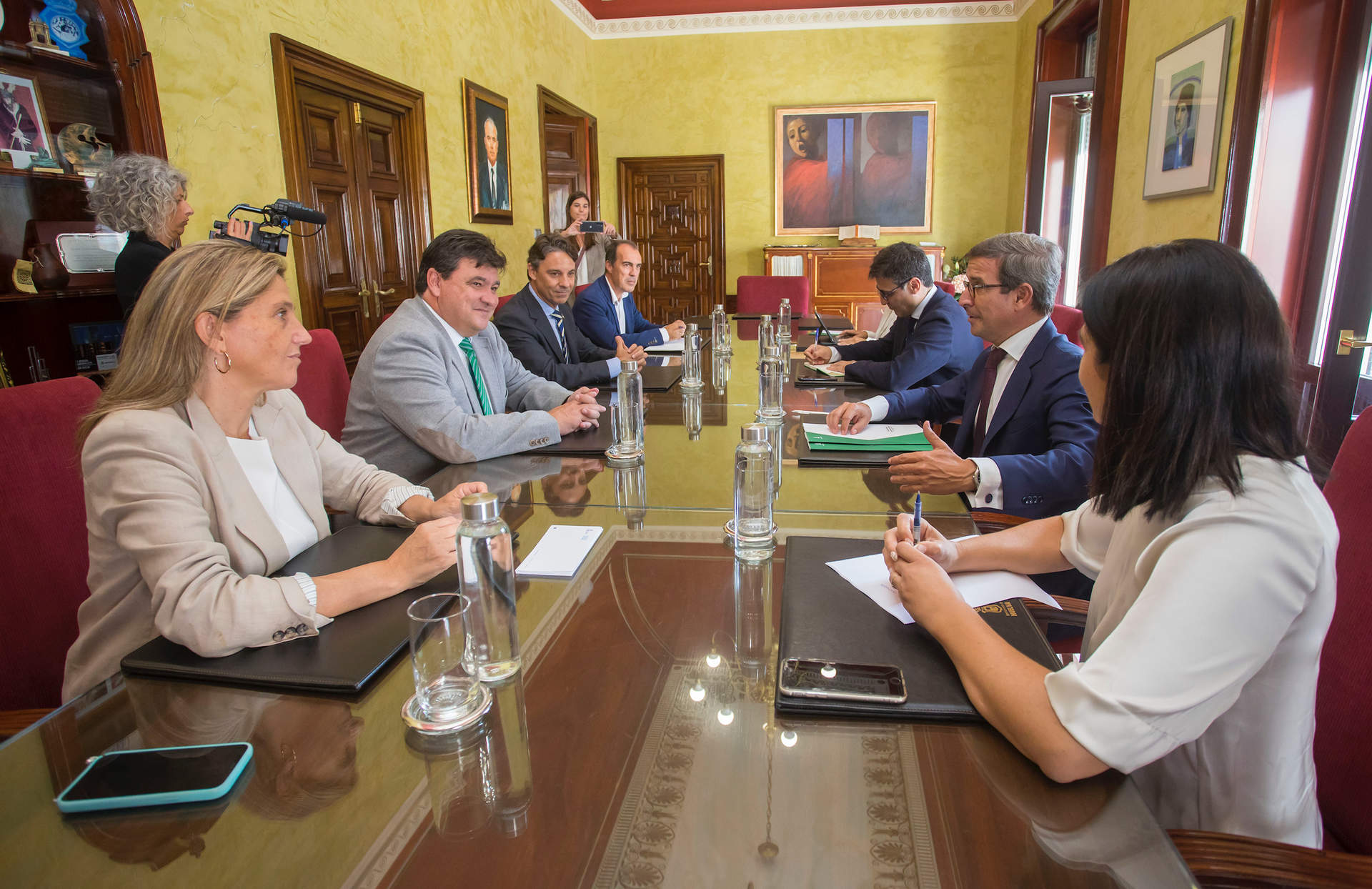 Reunión alcalde y consejero Política Industrial y Energía de la Junta