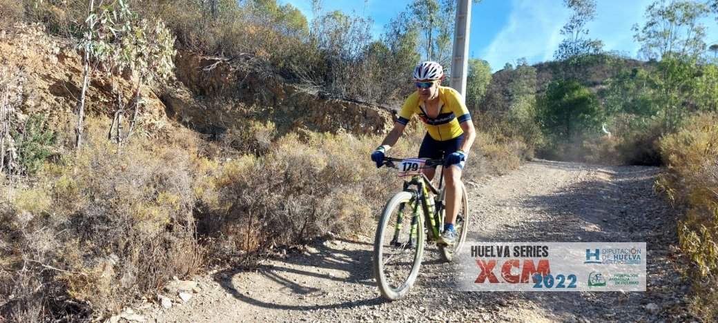 Un ciclista en apuros.