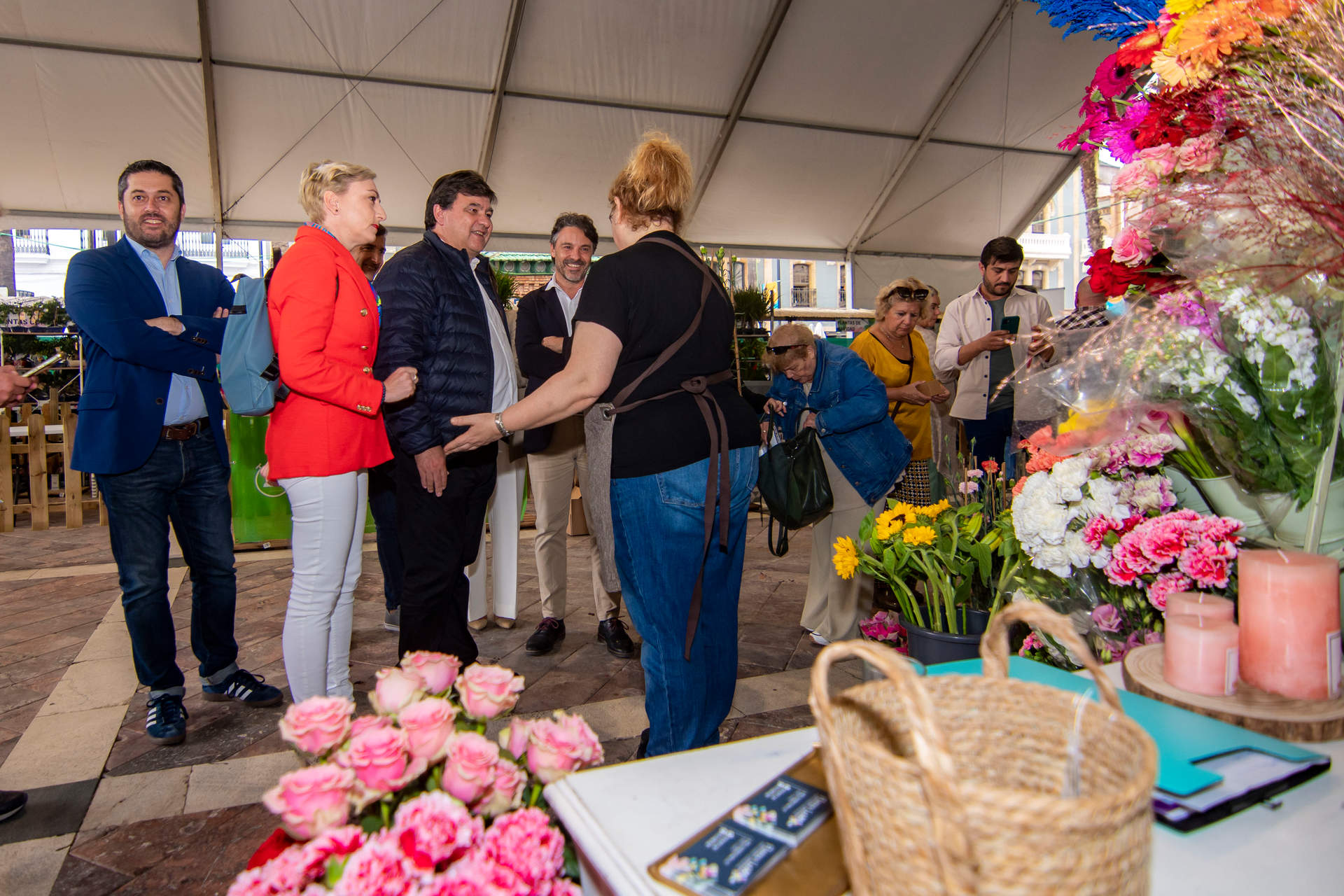 Visita del alcalde al Mercado de las Flores