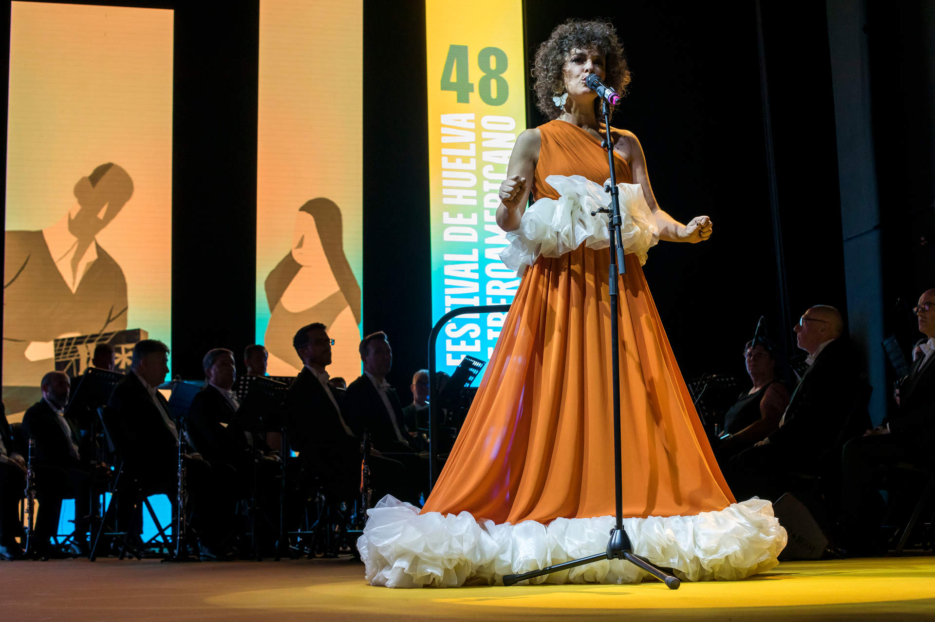 Mara Barros interpretando La llorona