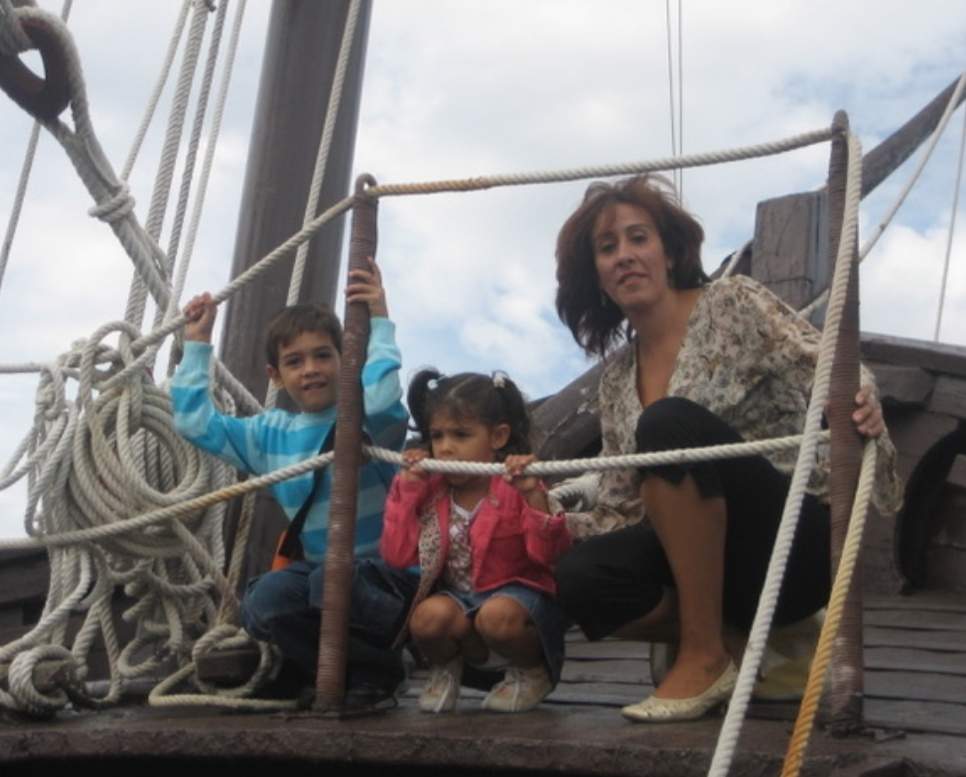 Con sus hijos en el Muelle