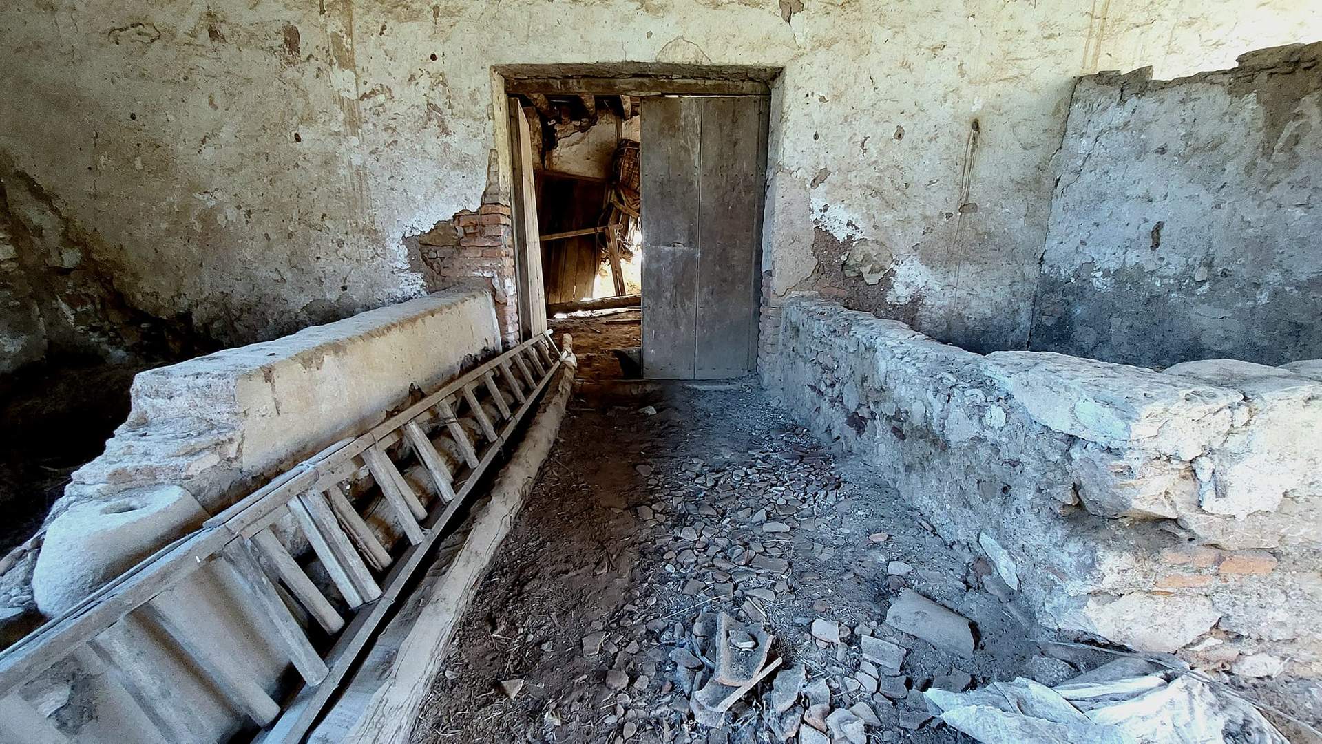Patrimonio serrano en ruinas.