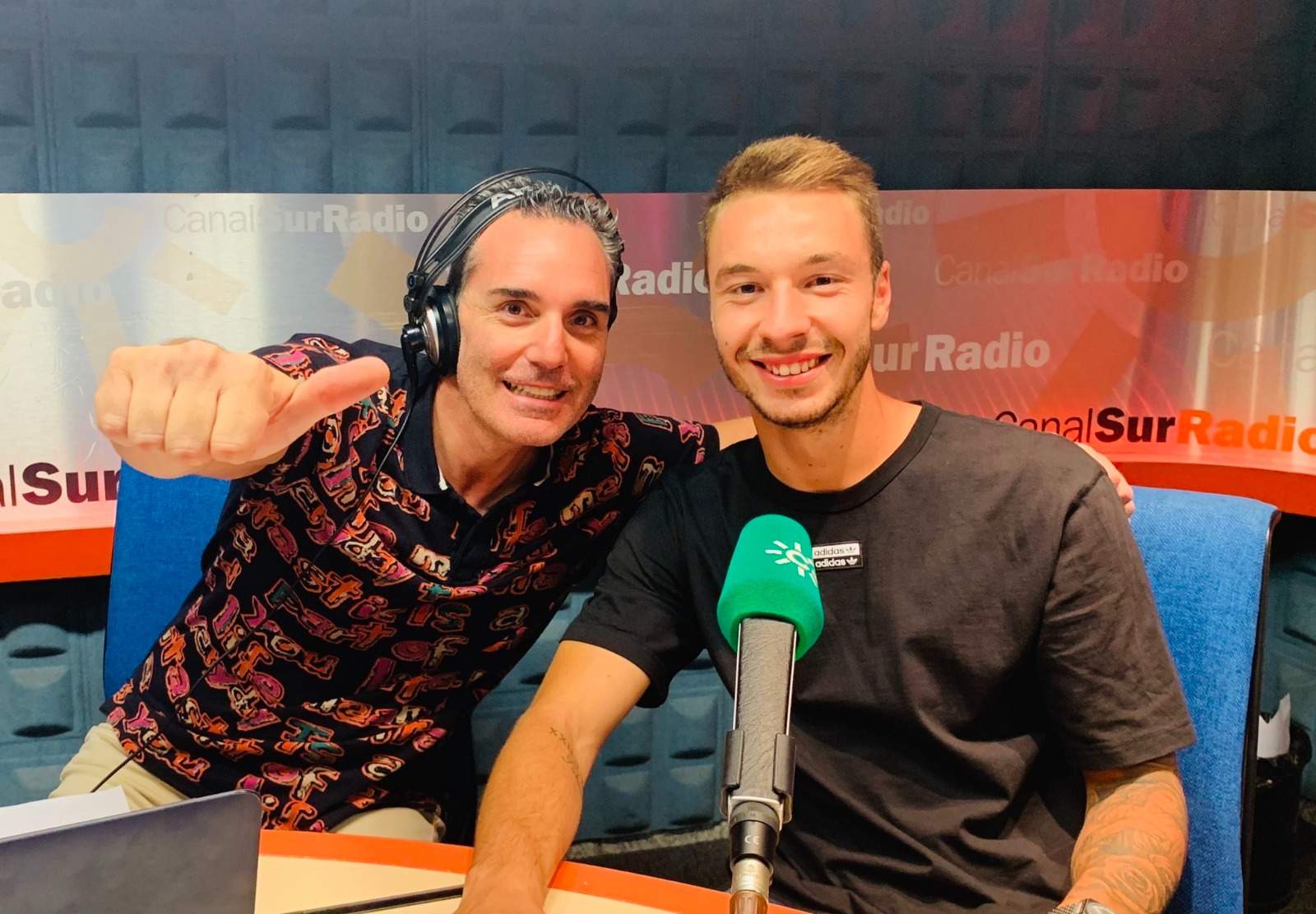 En el estudio de radio
