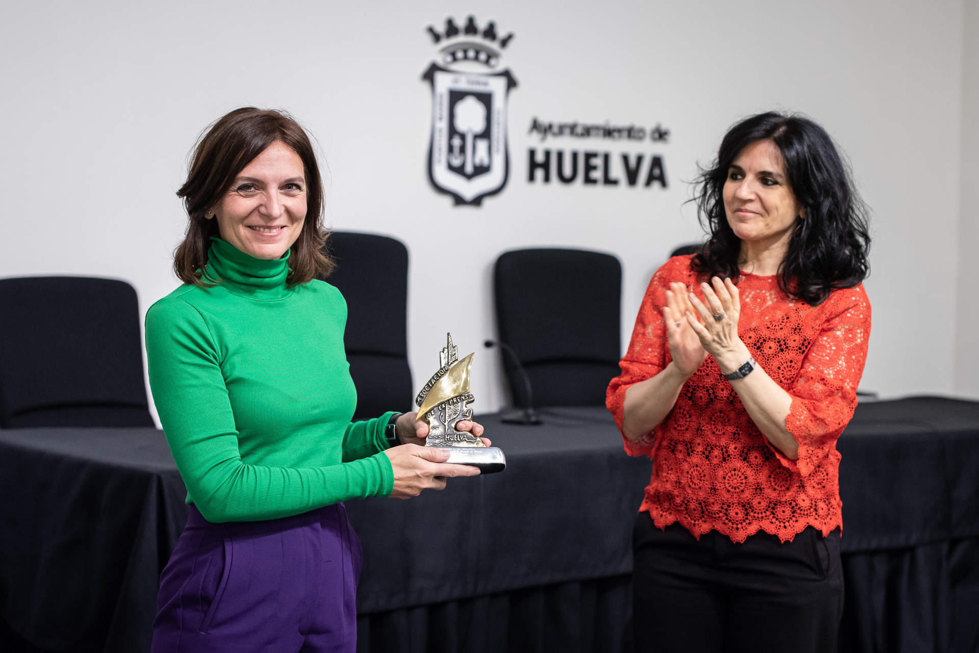 Esther Bazán, junto a Mari Paz Díaz.