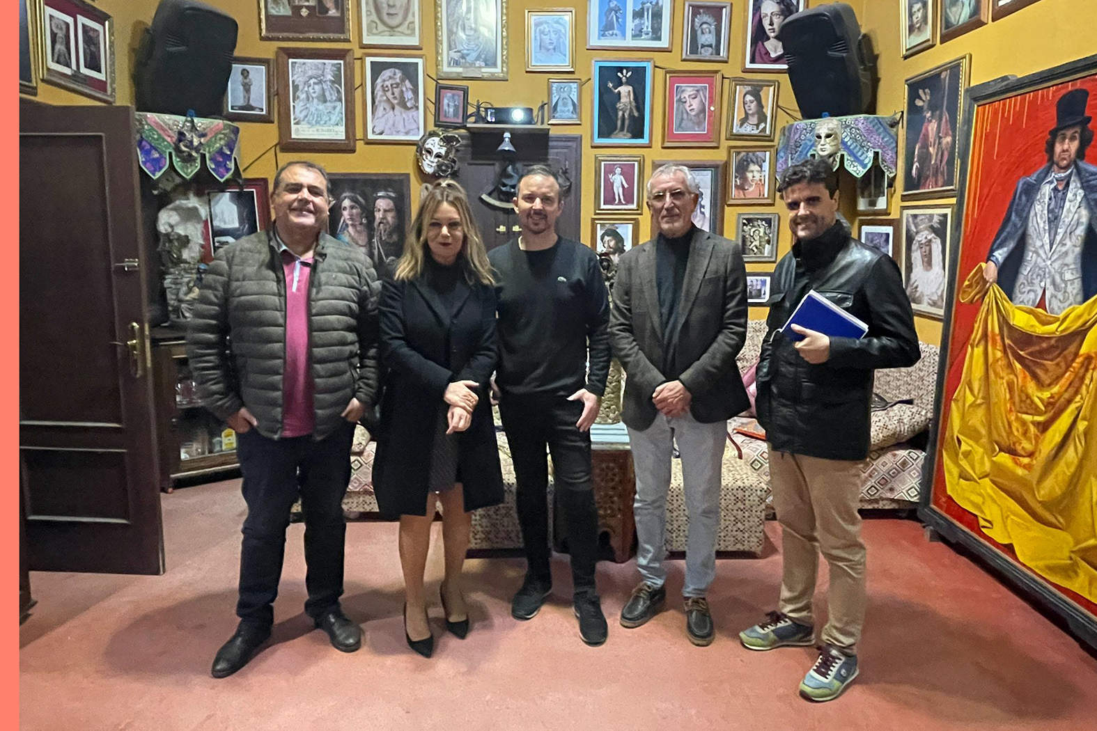 Visita al taller del escultor rocianero esta mañana