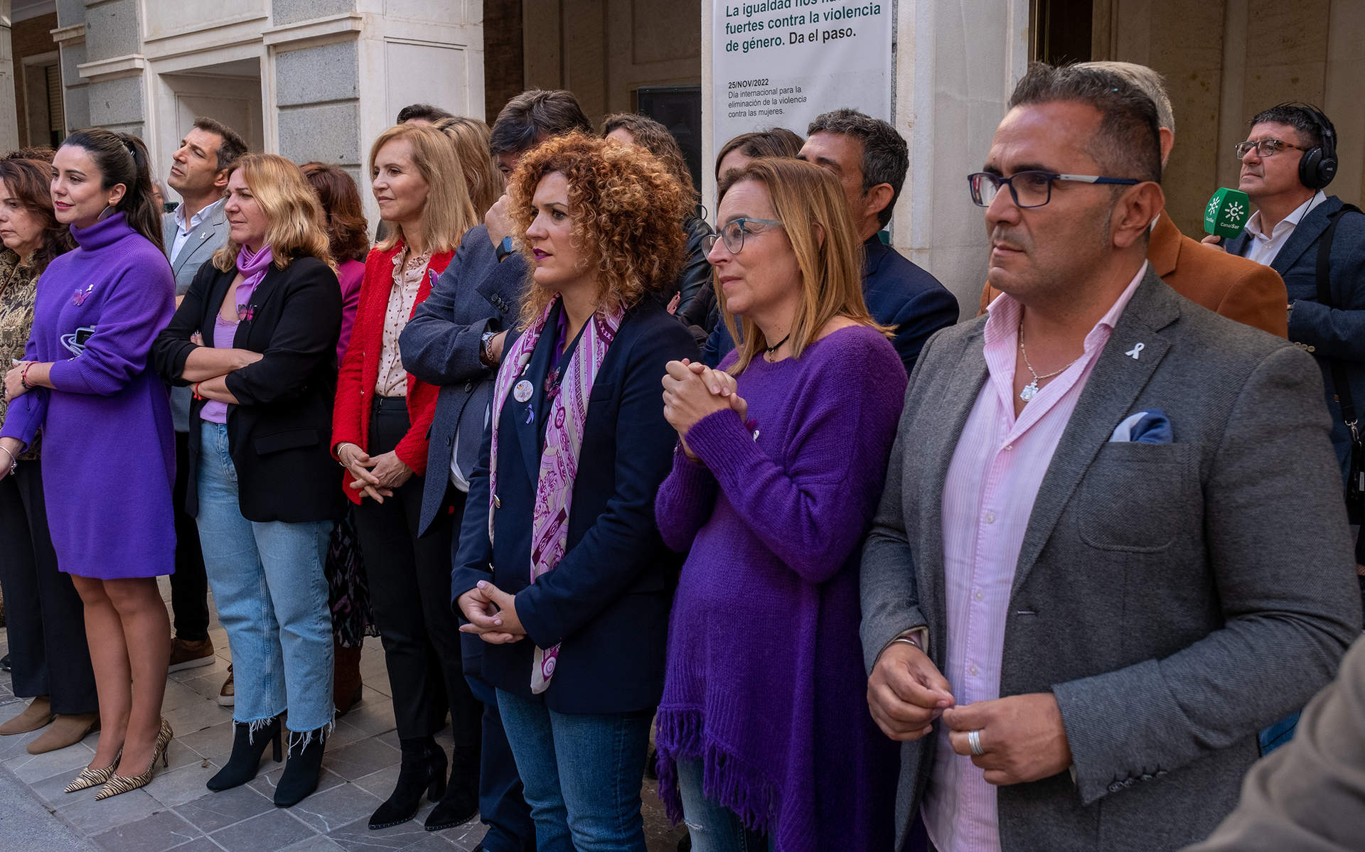 Acto institucional a las puertas de la Diputación
