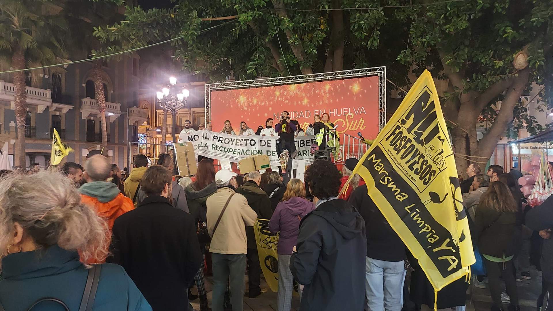 Participantes en la protesta.