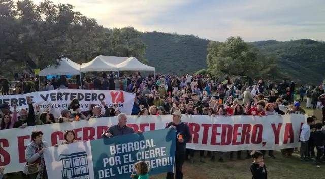 Manifestación contra el vertedero