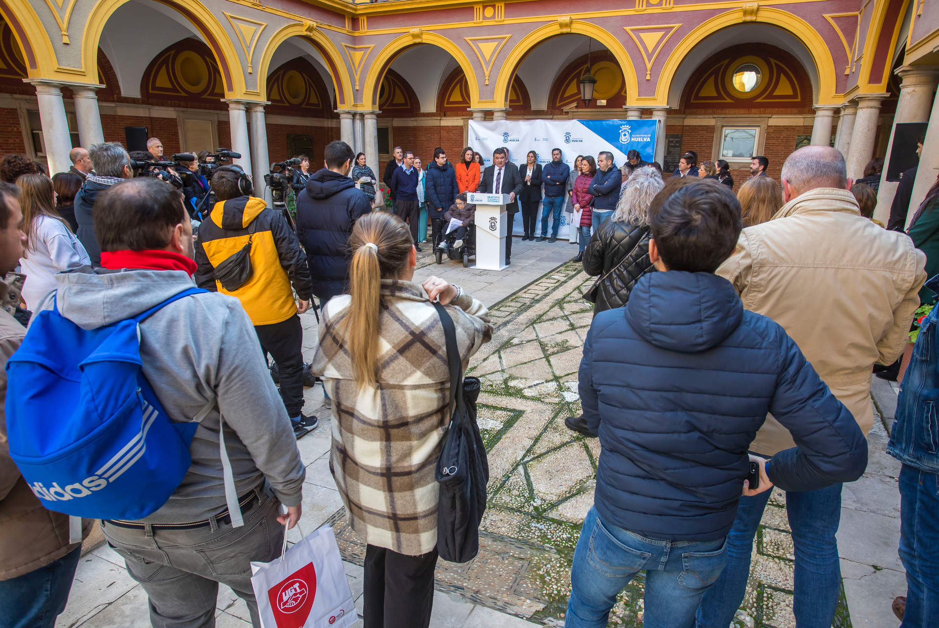 El Ayuntamiento de Huelva ha conmemorado esta mañana el Día Internacional de las Personas con Discapacidad