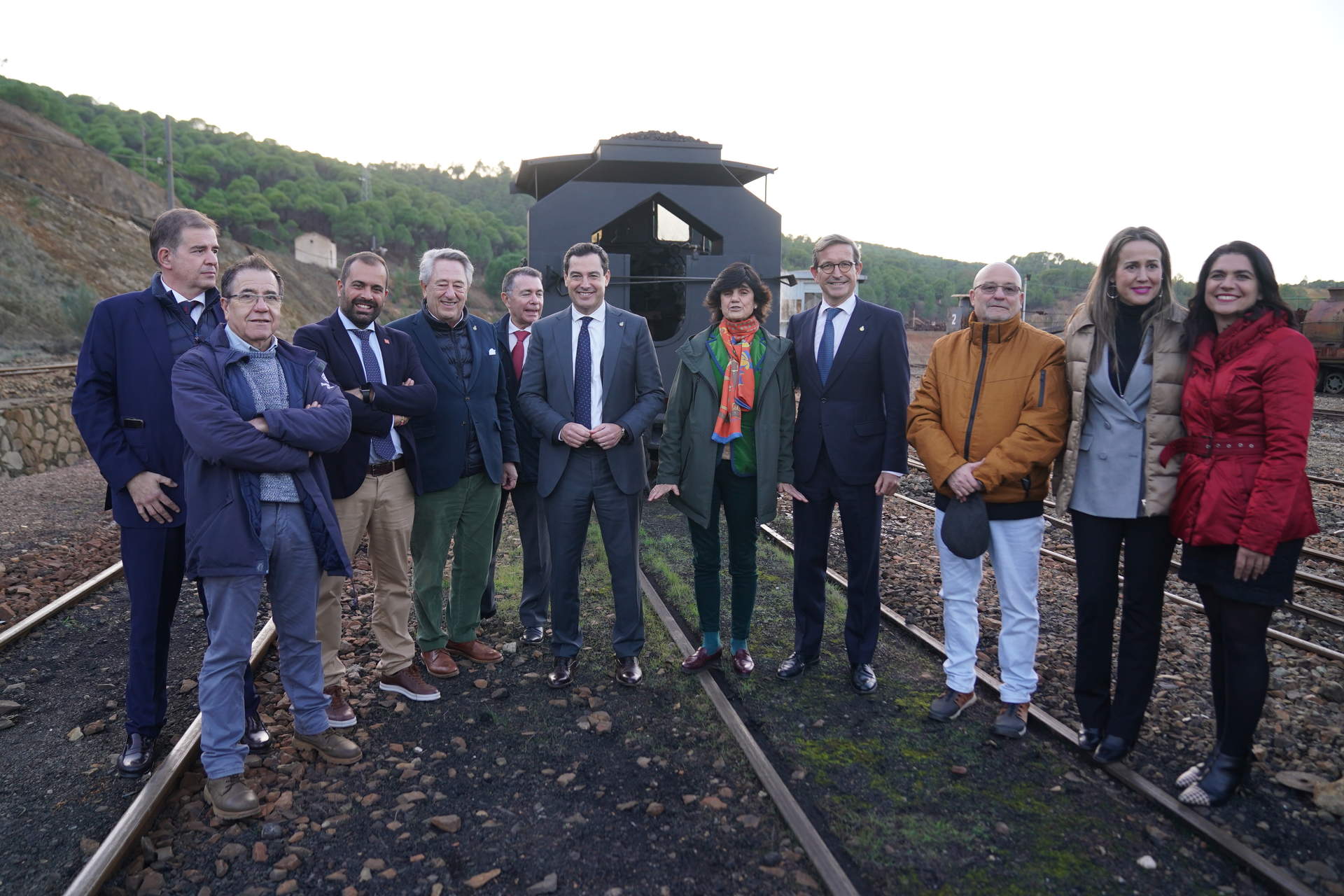 Moreno, junto a los patronos de la Fundación en el Ferrocarril Minero