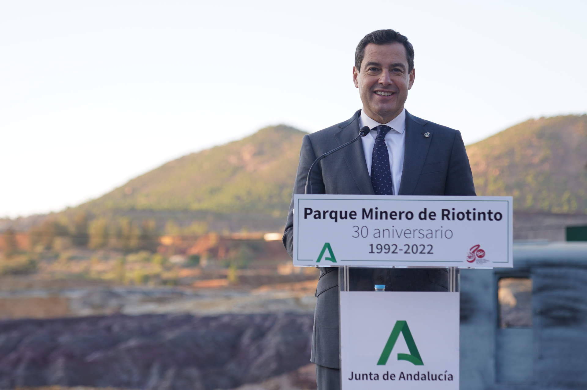 Discurso oficial en las instalaciones mineras