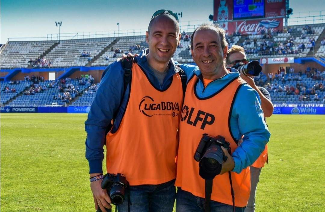 Con un compañero de aficiones