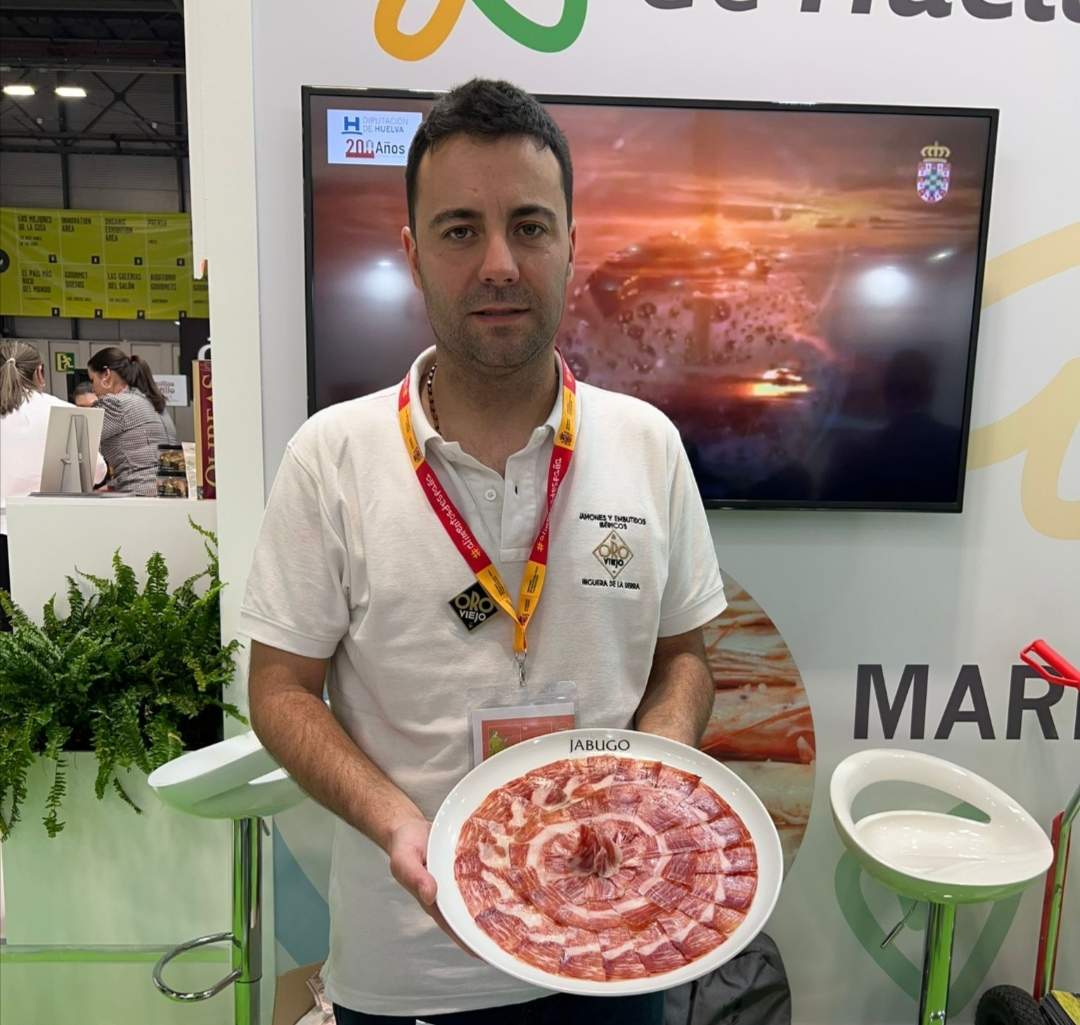 Con un plato al corte