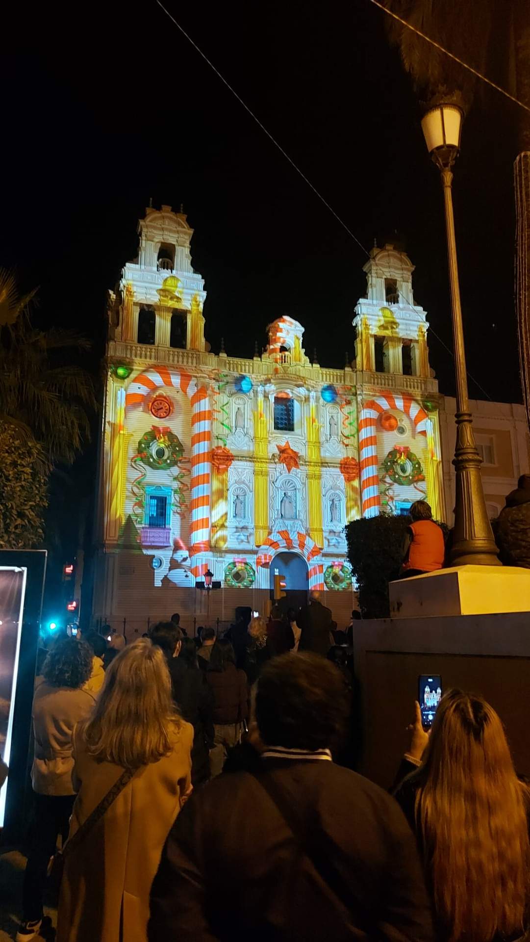 La Plaza de La Merced atrajo a numeroso público ayer tarde