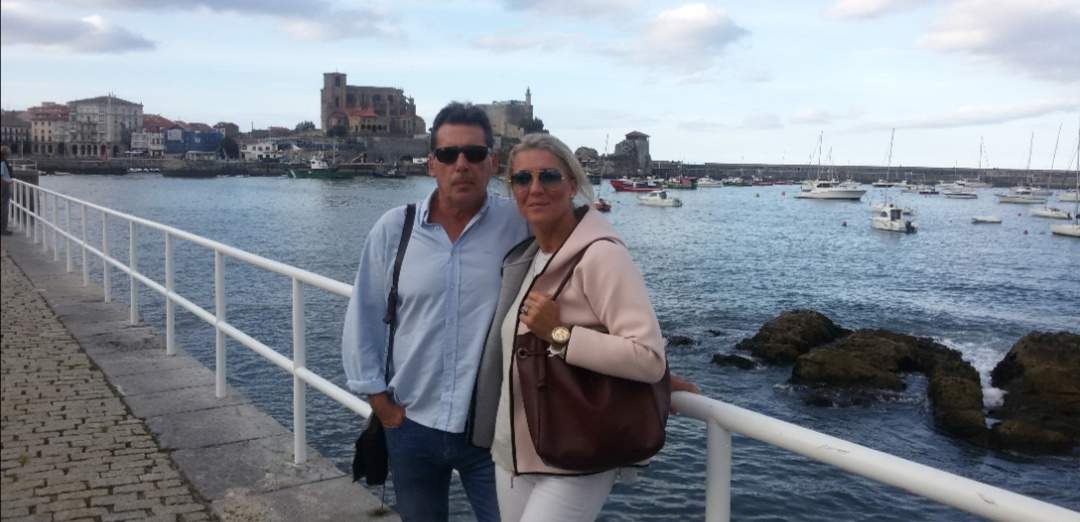 Javier Simó García junto a tu mujer
