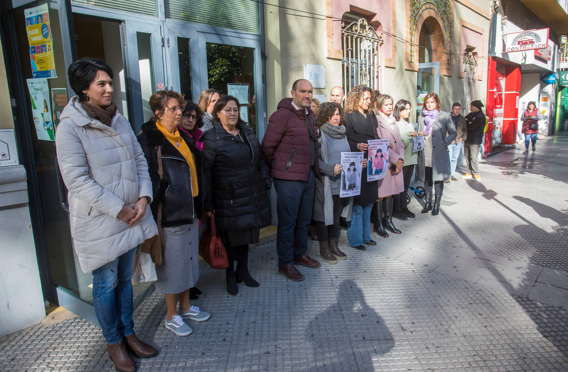 Minuto Silencio Agresión Trabajadora Torrejón en la sede de la Gota de Leche