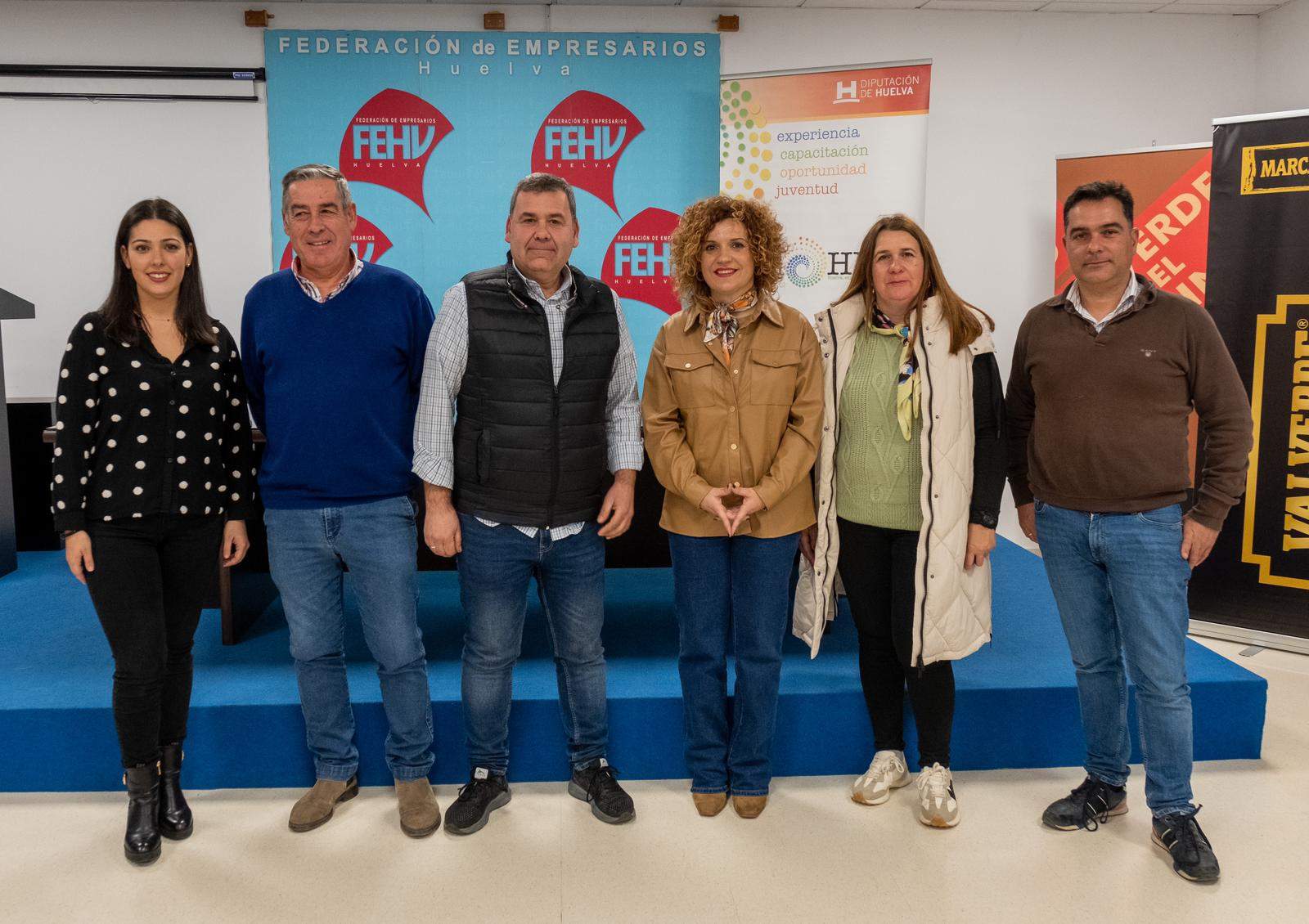 Diputación promocionará el calzado, el mueble y la artesanía de Valverde  del Camino a través de la Marca Huelva