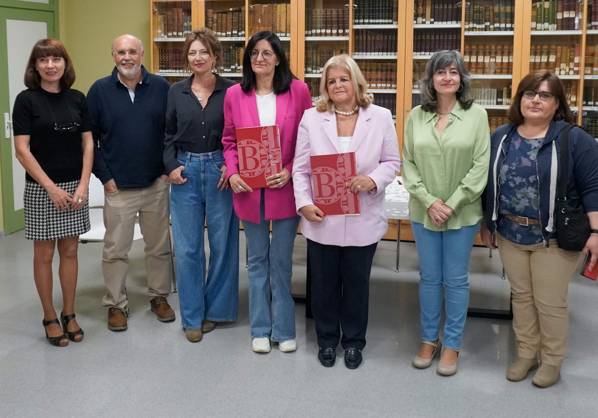 Entrega de documentos a la Cátedra de la UHU