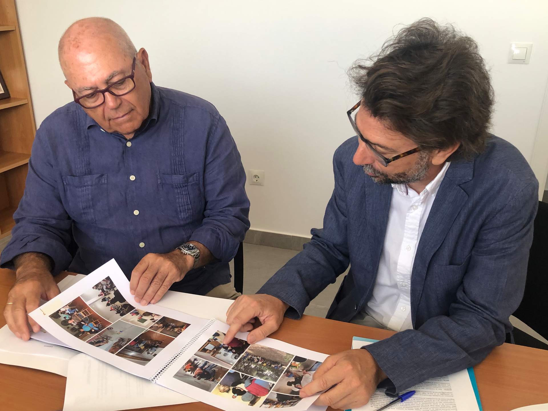 Antonio de la Vega y Víctor Rodríguez, en la firma del Convenio Proyecto Hombre (2)