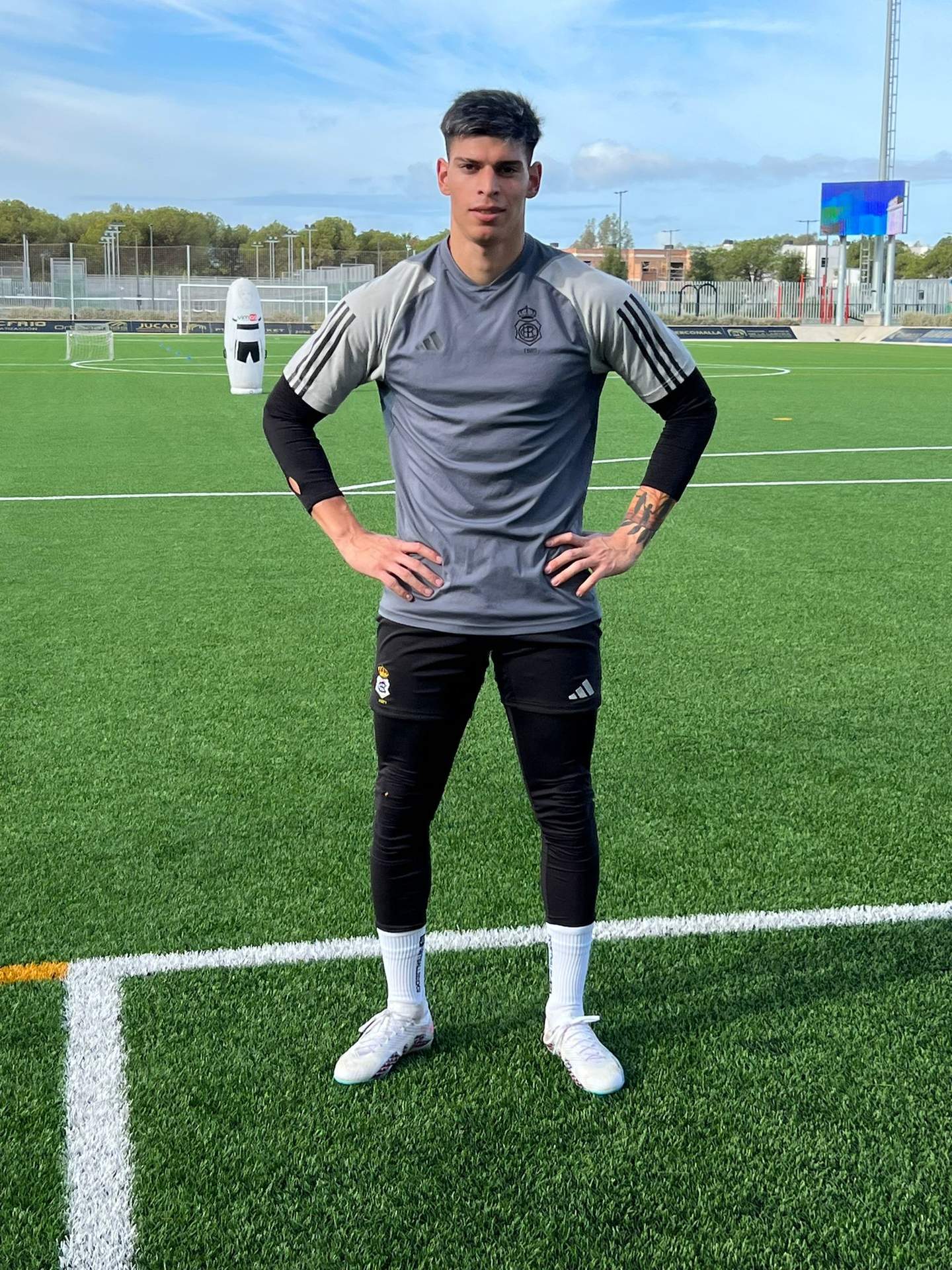 Centurión en su primer entreno con el Recreativo.