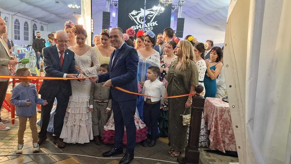 Corte de cinta inaugural