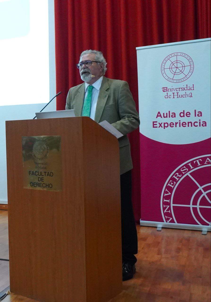 El profesor Sixto Romero