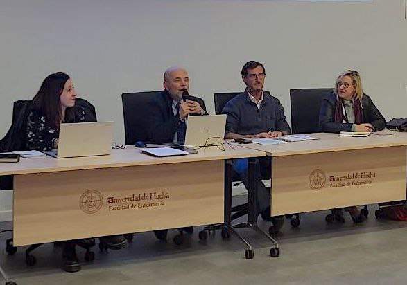 Mesa del acto médico en la UHU