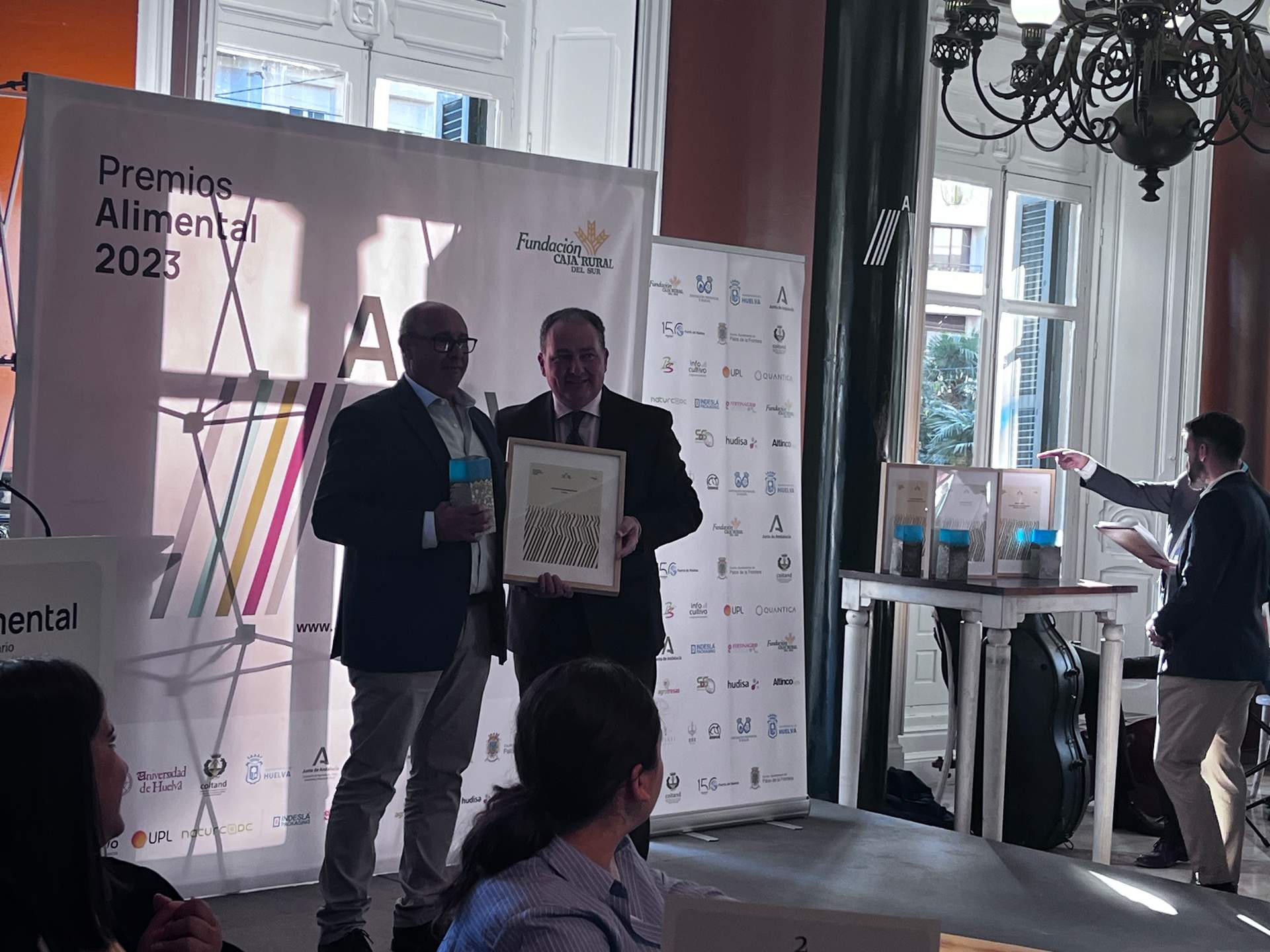 Premio a Hudisa entregado por David Toscano