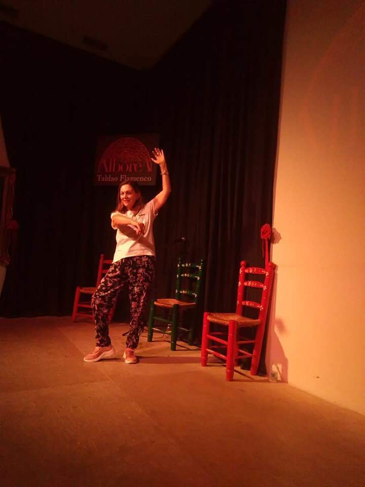 Recibiendo clases de flamenco una de sus pasiones