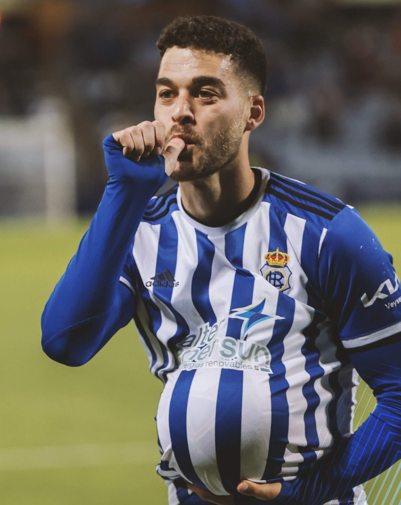 Luis Alcalde celebra su gol ante el Granada B.