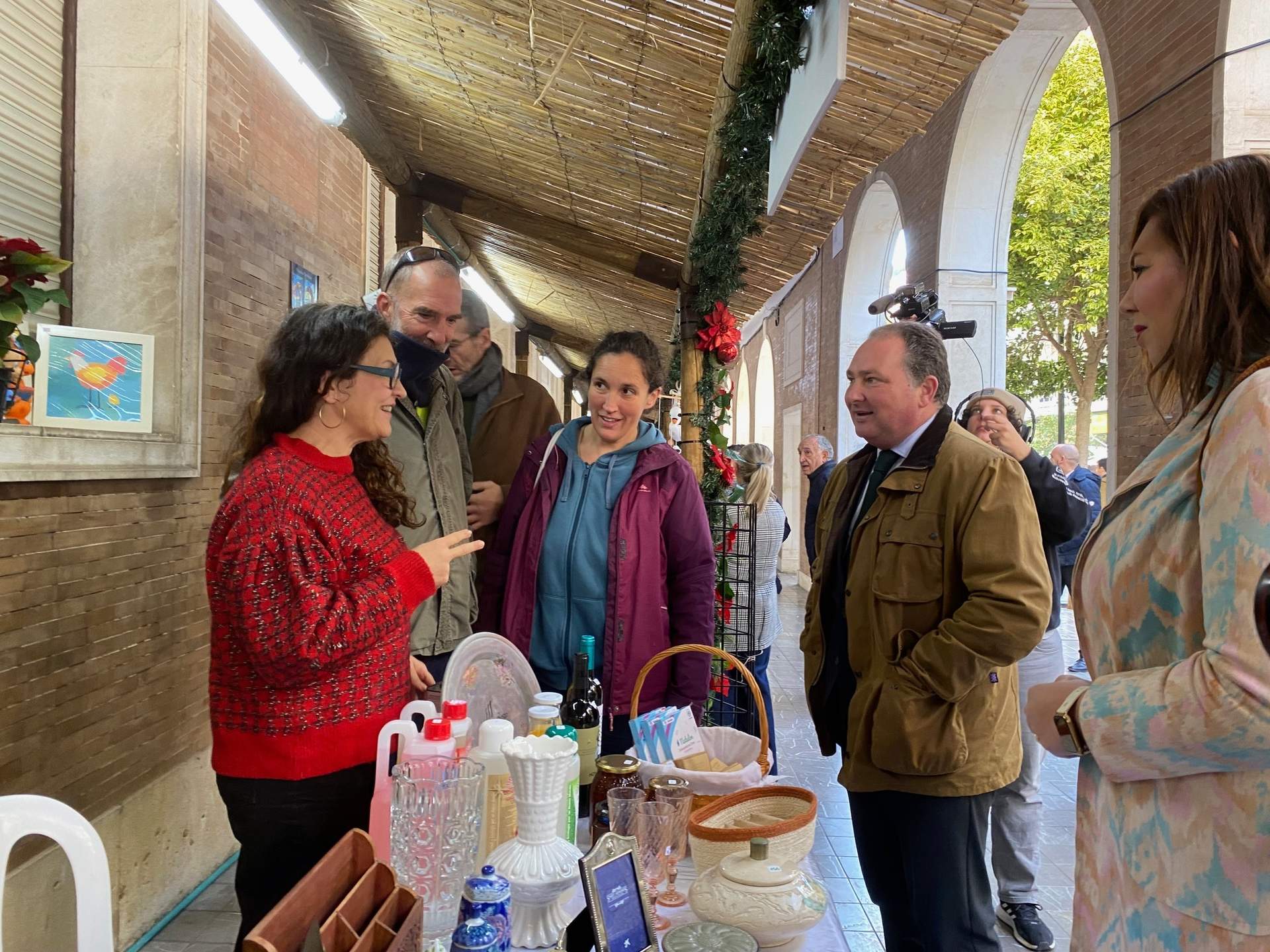 David Toscano, de visita en el Mercadillo Solidario
