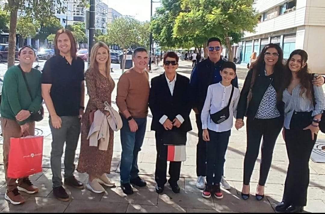 Con su familia al completo