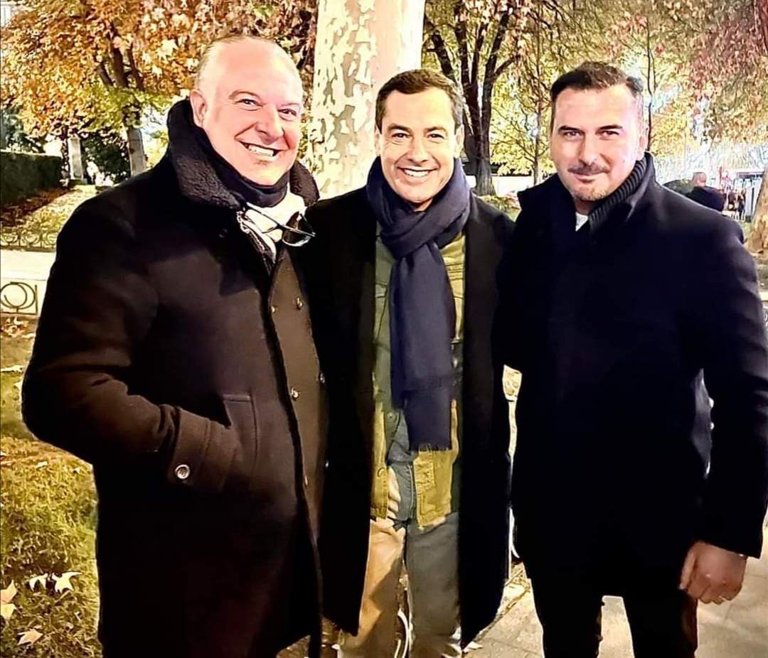 Junto a Juanma MOreno