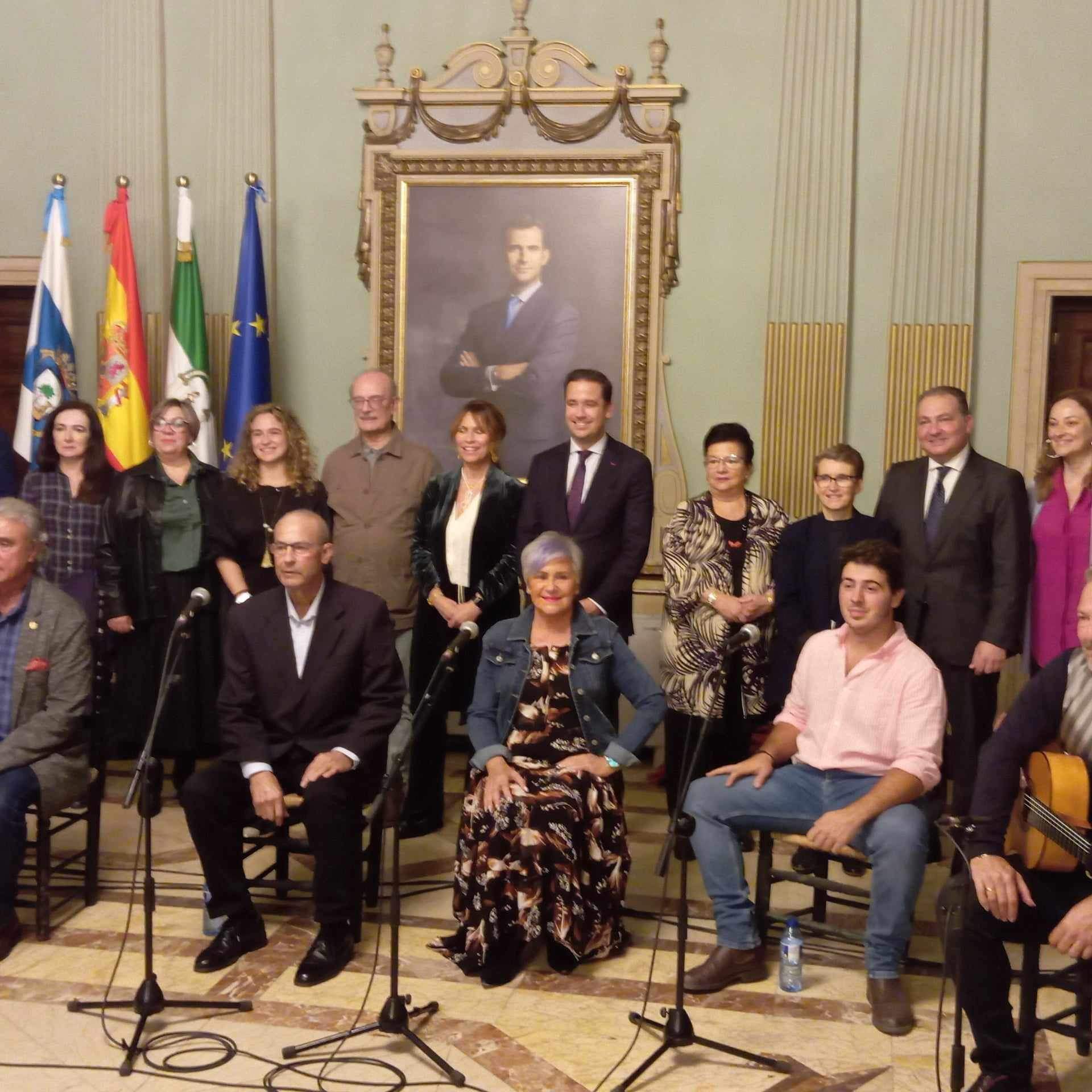 En el Consistorio capitalino en la presentación del cartel de concursos de fandangos, celebrando el primer concurso celebrado en 1023