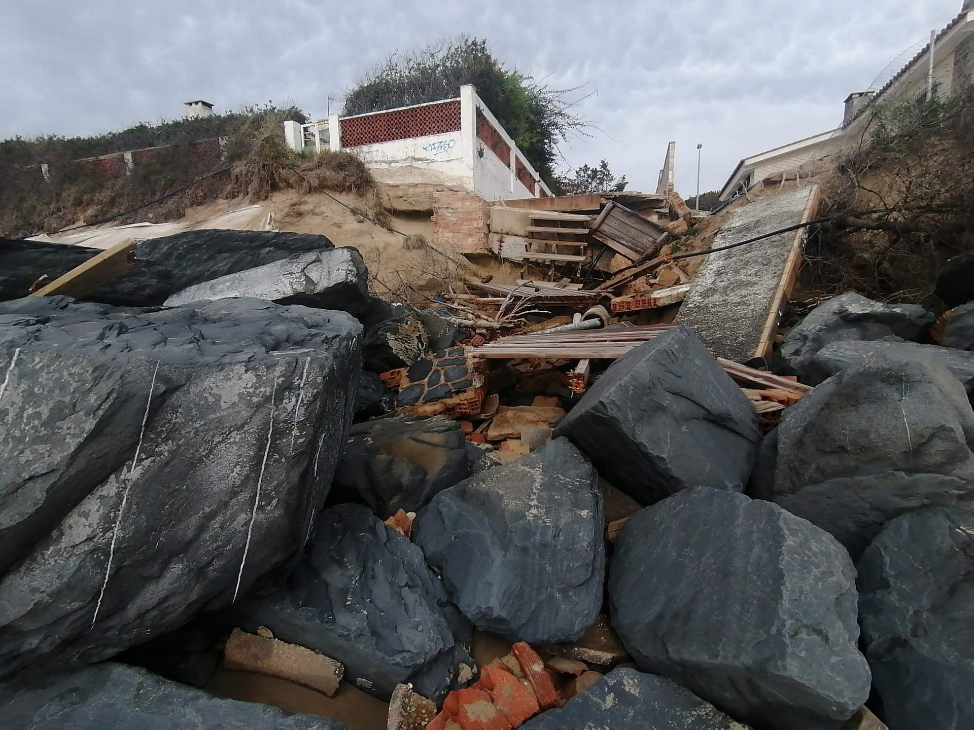 Destrozos por las mareas
