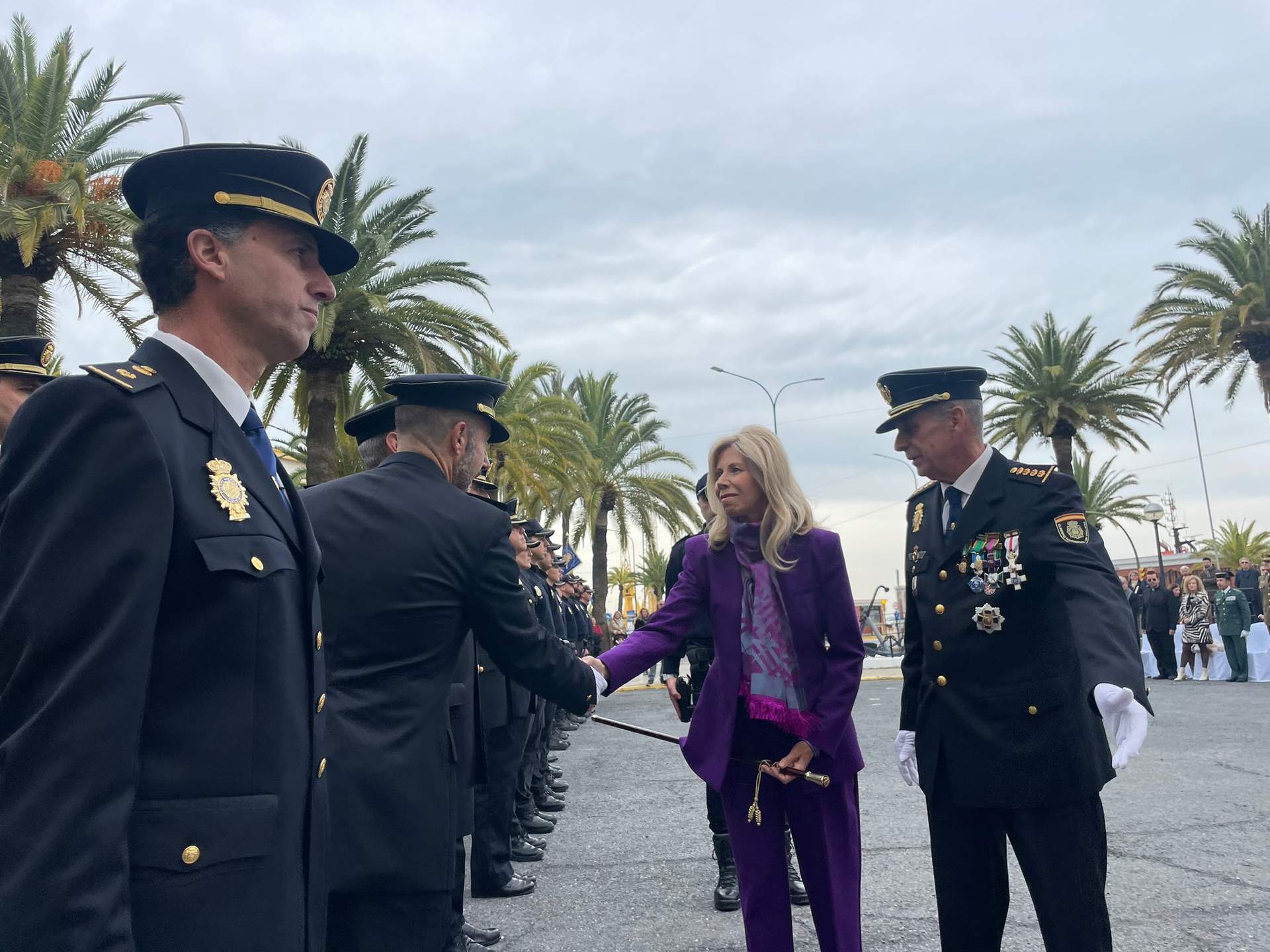 Rico saluda a los mandos de la Policía