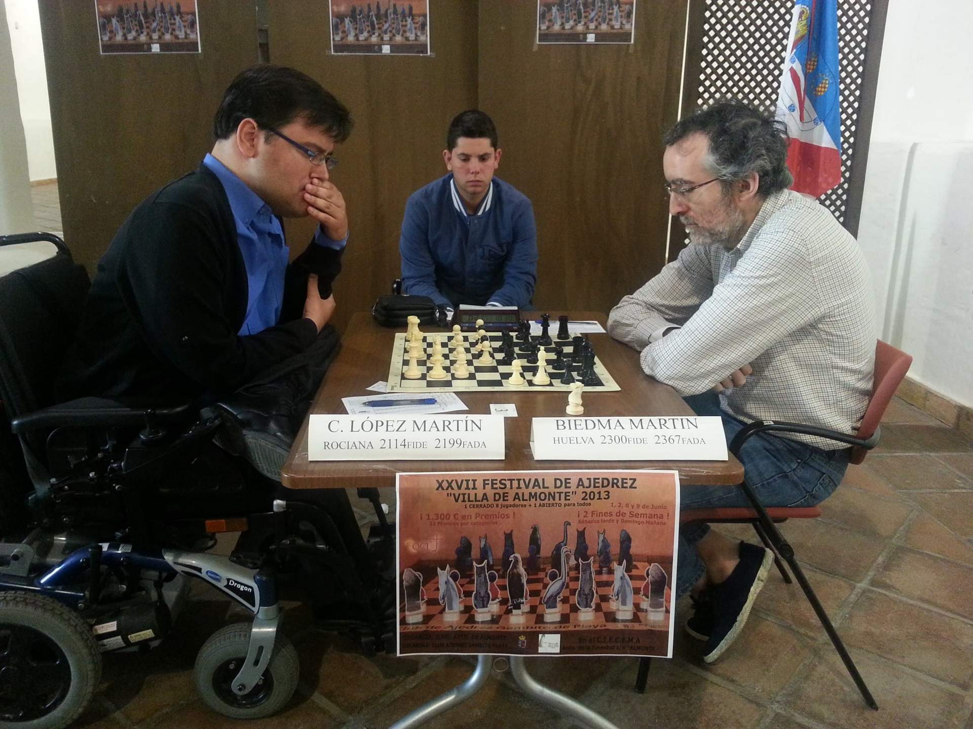 Ante el tablero en el Campeonato