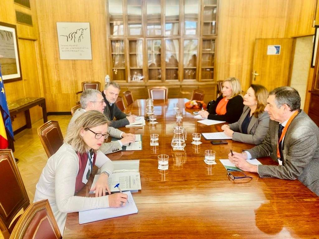 Reunión de la consejera Carmen Crespo con el SEMA