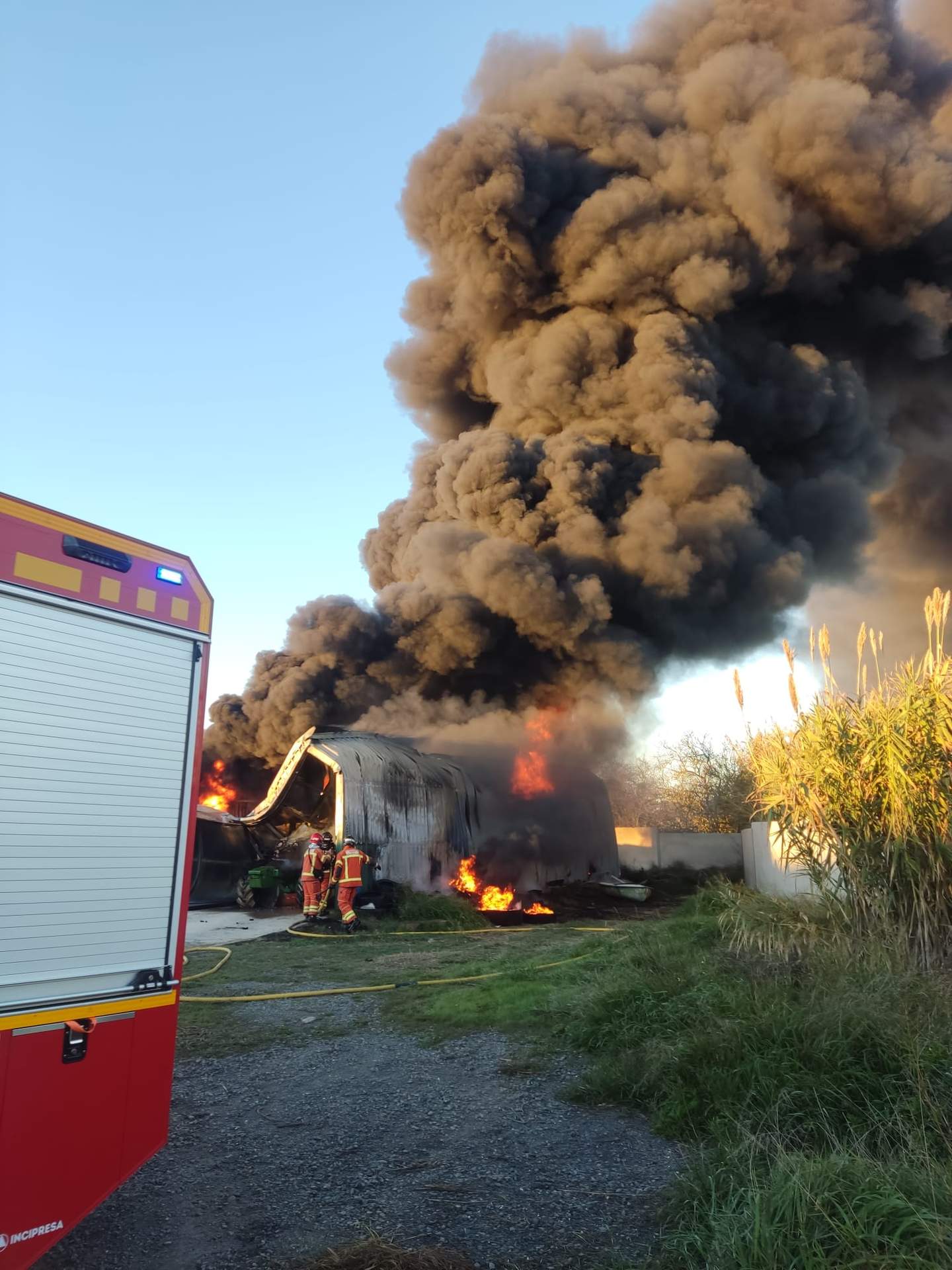 Incendio nave agrícola